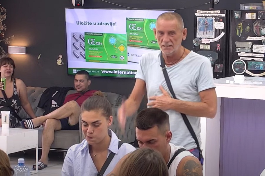 OBNAŽENI LEPI MIĆA Zadrugar se skinuo do gole kože, ne haje za kamere (FOTO)