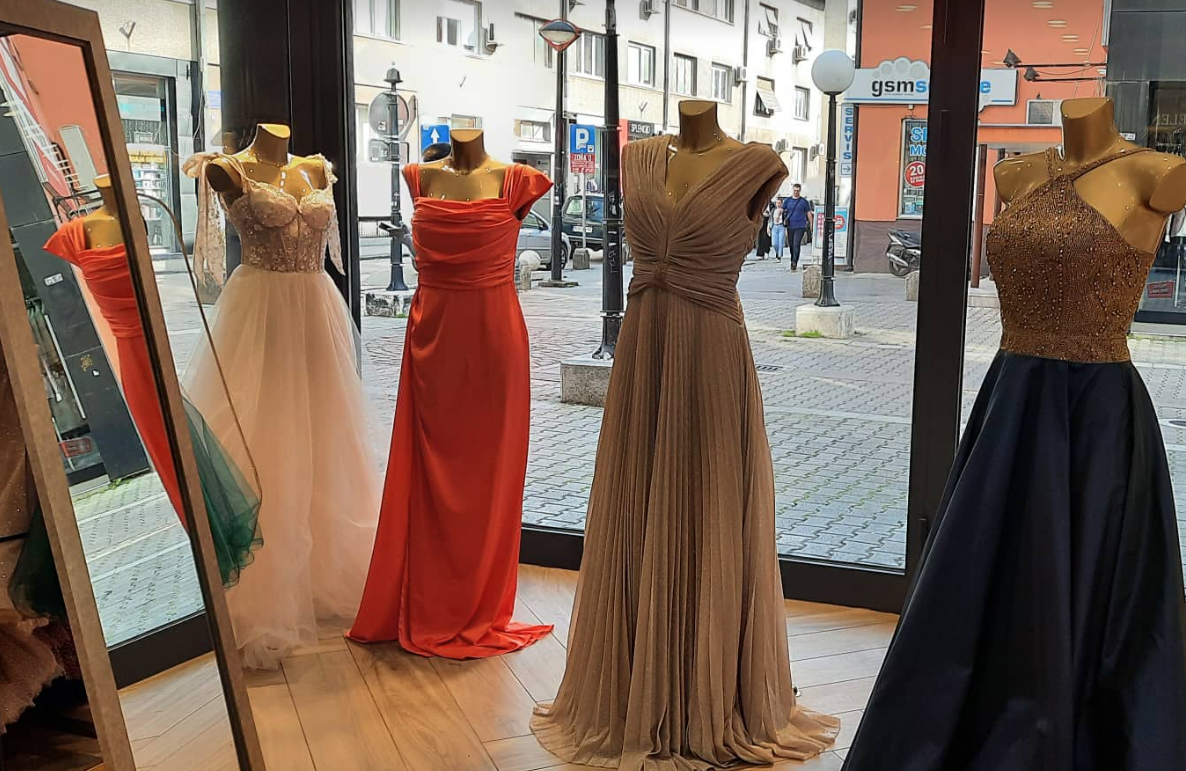 KOLIKO JE NOVCA POTREBNO ZA PROSLAVU MATURSKE VEČERI? Cijene haljina paprene: Veliki udar na porodični budžet
