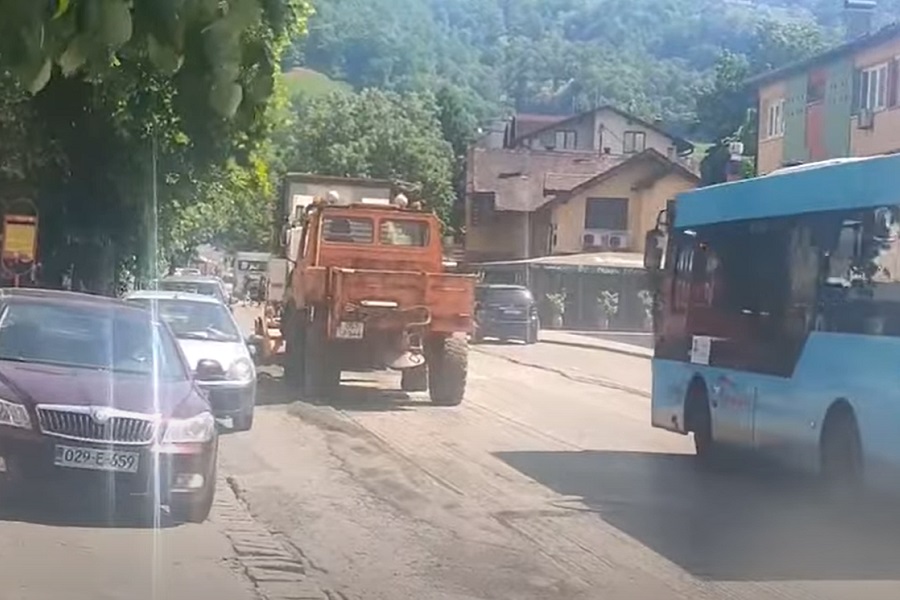VELIKE GUŽVE NA ULICAMA BANJALUKE Radovi u Obilićevu usporili saobraćaj (VIDEO)