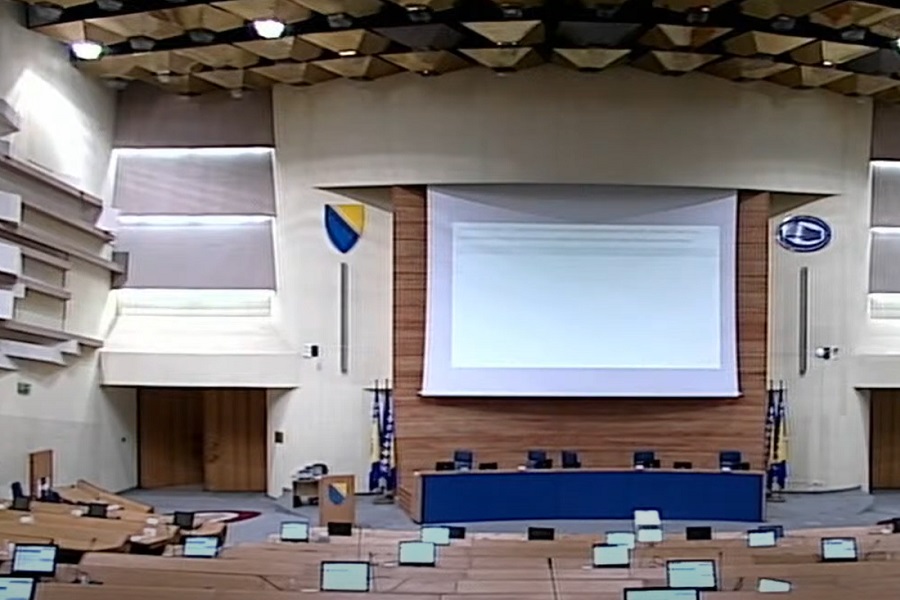 JEDNOKRATNI PENZIONERI U PARLAMENTU BiH Prime otpreminu, odu u penziju, pa nastave raditi za platu