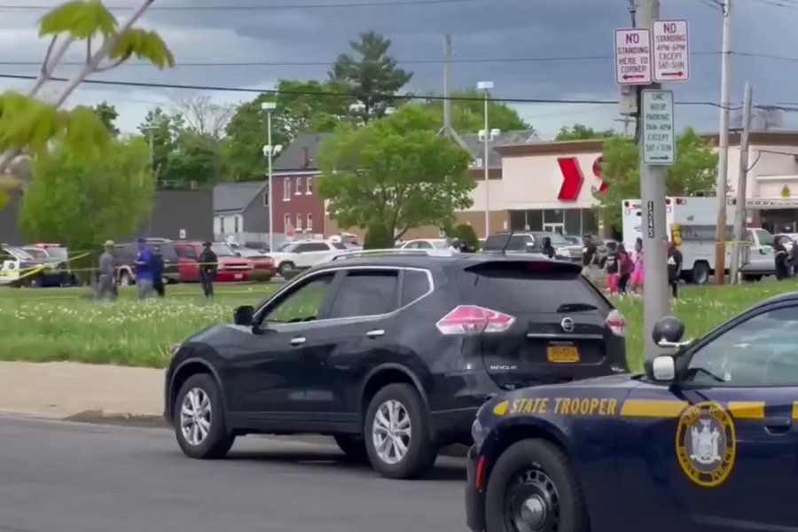 TINEJDŽER OPTUŽEN ZA MASOVNO UBISTVO Policija ispituje motiv pucnjave (VIDEO)