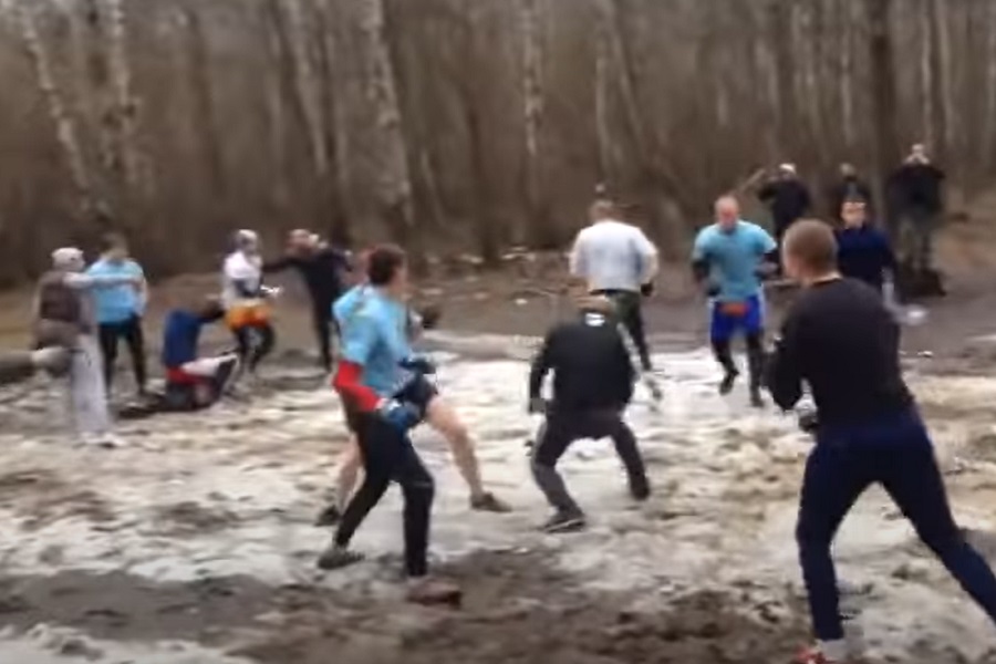 NAVIJAČI BORCA I ŽELJEZNIČARA SE POTUKLI Lešinari i Manijaci imali "meč" na Kupresu (VIDEO)