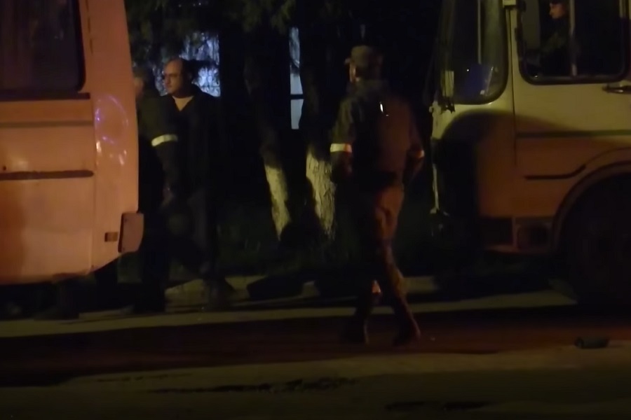 RUSI OBJAVILI DA SE PREDALO 250 VOJNIKA Ne zna se šta će biti sa pripadnicima Azova (VIDEO)