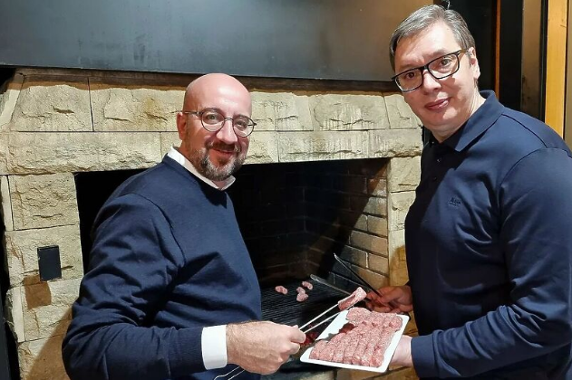 ĆEVAPČIĆE SMO SPREMALI ZAJEDNO Vučić roštiljao s predsjednikom Evropskog vijeća