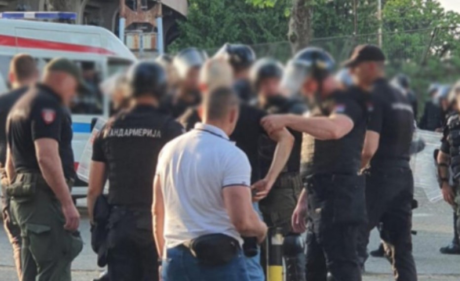 OPŠTI KARAMBOL: Masovna tuča navijača Zvezde i Partizana