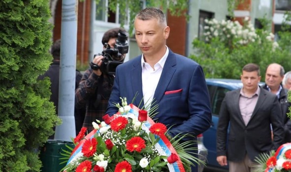 NEŠIĆ ODAO POČAST I POLOŽIO VIJENAC poginulim borcima