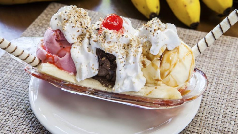 BANANA SPLIT Originalni recept za savršenu ljetnu poslasticu