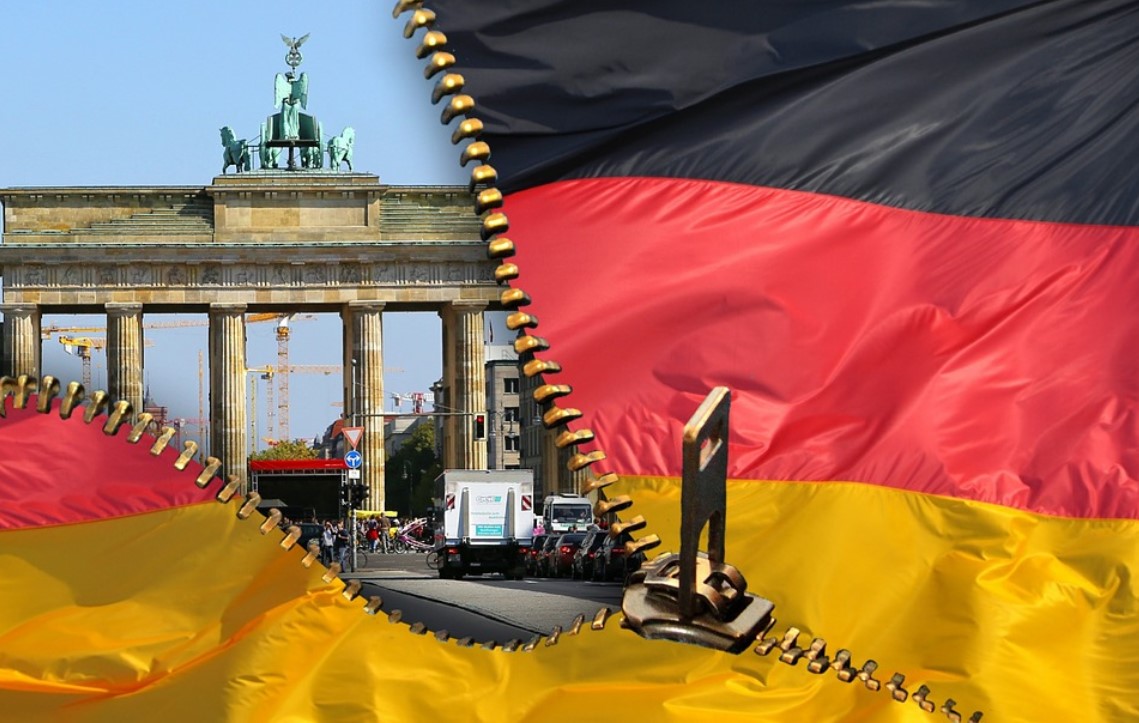 ZASTAVE UKRAJINE I RUSIJE ZABRANJENE U BERLINU. Kijev "šokiran odlukom"