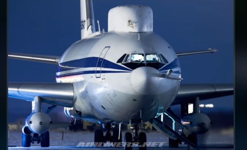 OVO JE PUTINOVO UPOZORENJE ZAPADU: Na Dan pobjede poletjeće avion "sudnjeg dana" (VIDEO)