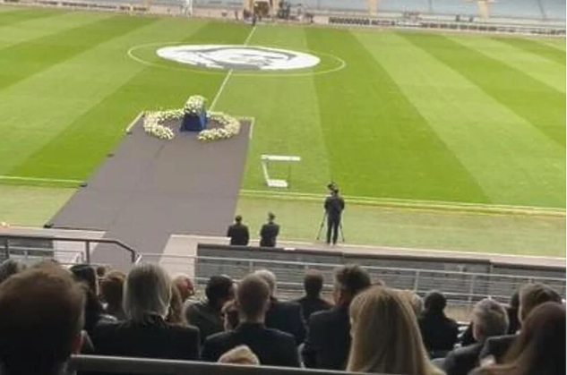 KOMEMORACIJA U AUSTRIJI: Kovčeg Ivice Osima na sredini stadiona Sturma, otpjevana numera "Ima neka tajna veza" (VIDEO)