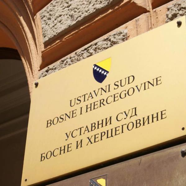 BOLI IH PONOSNA SRPSKA ISTORIJA! Ustavni sud BiH osporio lekciju o Ratku Mladiću i Radovanu Karadžiću