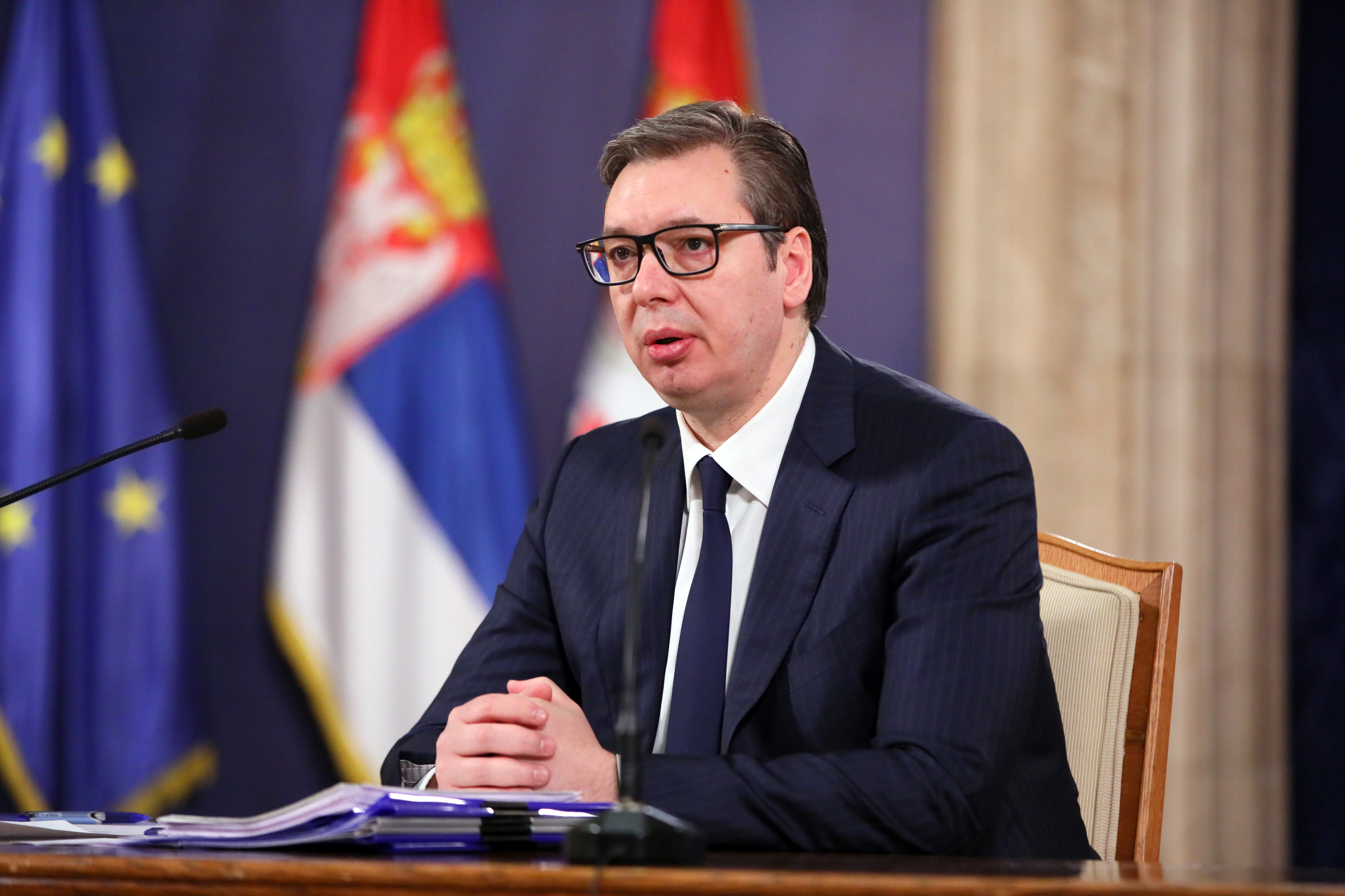 VUČIĆ POSLAO PORUKU KOMŠIJAMA "Doći ću u Crnu Goru, nemamo nikoga bližeg"