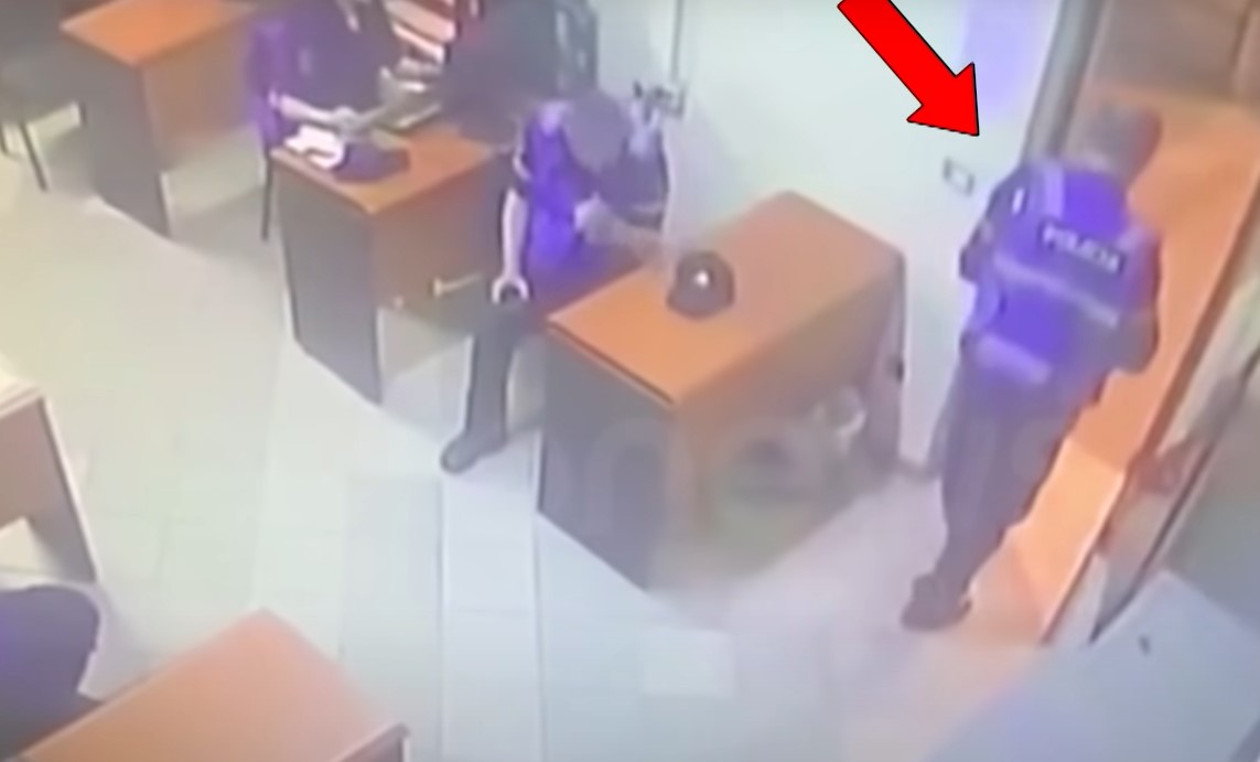 (UZNEMIRUJUĆI VIDEO) POLICAJAC BRUTALNO UBIO KOLEGU Stravičan zločin zabilježila nadzorna kamera