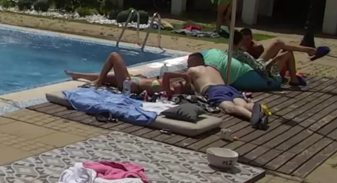 BEBICA ZABORAVIO NA MILJANU: Cijelo jutro proveo u Marijaninom društvu!