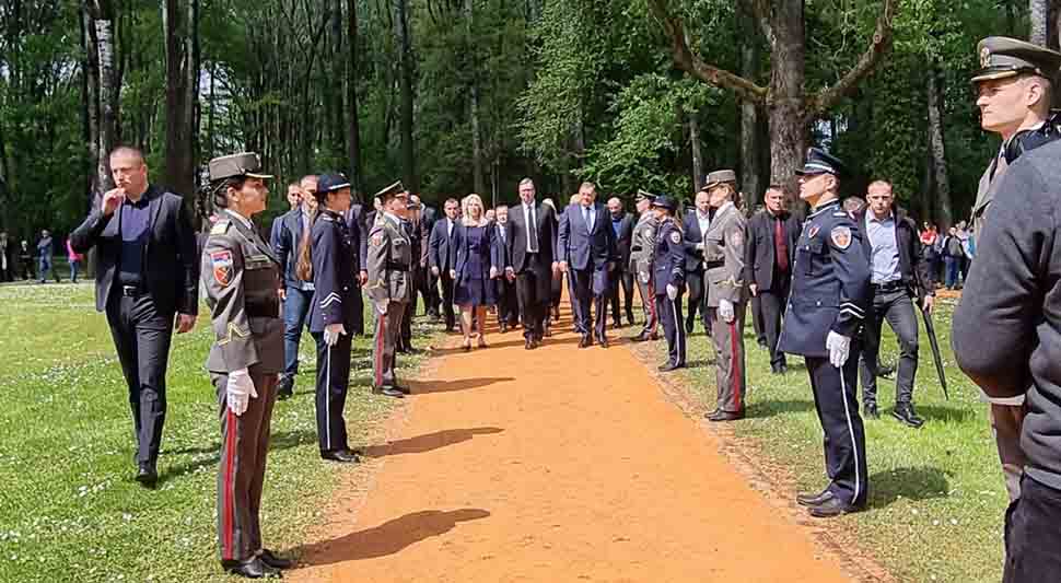 DA SE NE ZABORAVI! Zvaničnici Srpske i Srbije na obilježavanja Dana sjećanja na žrtve ustaškog zločina (FOTO)