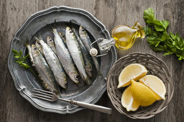 VIC DANA: Kosti i sardine