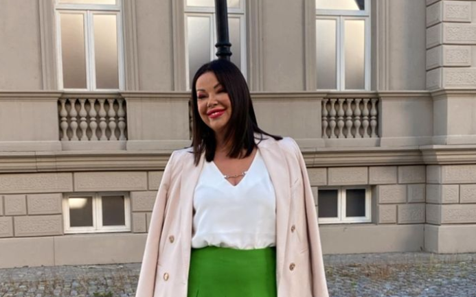 PONOSNA MAJKA, SIN DIPLOMIRAO U NJEMAČKOJ Voditeljka Dragana Katić prelijepe vijesti podijelila sa fanovima (FOTO)