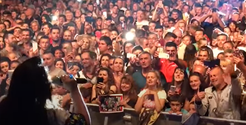 DRAGANA MIRKOVIĆ ODRŽALA KONCERT! Podršku joj pružila ova zvijezda!