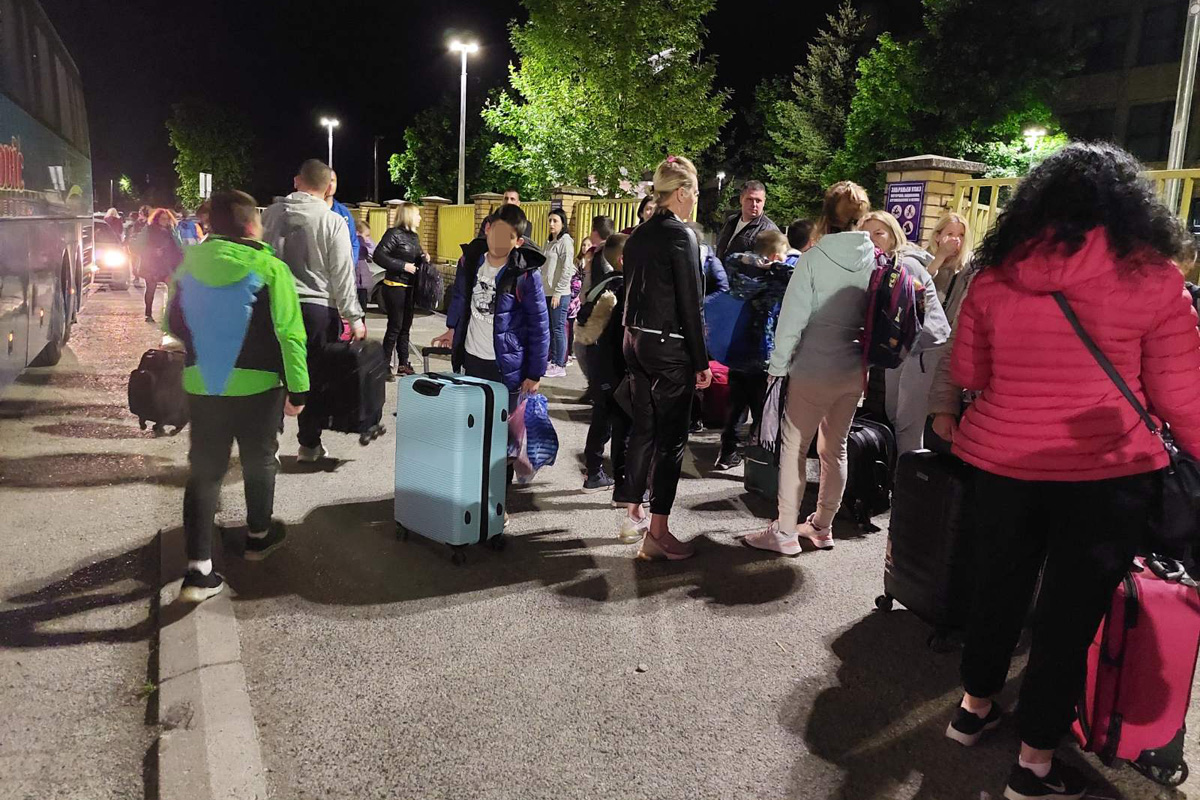 MATURANTI SE POTROVALI NA EKSKURZIJI NA ZLATIBORU Dvadesetak đaka hitno primljeno u bolnicu