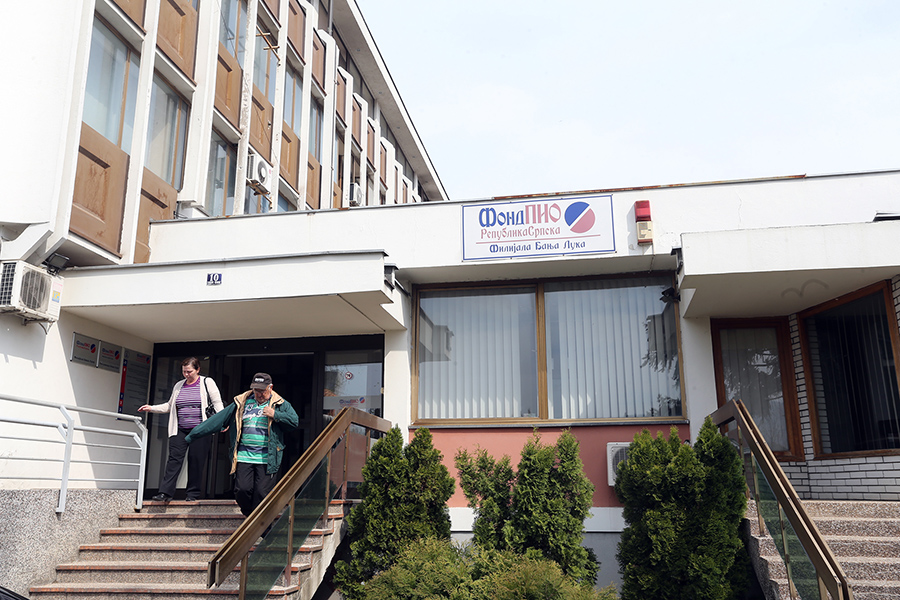 VAŽNO Iz Fonda PIO pozvali korisnike da dostave potvrdu o životu