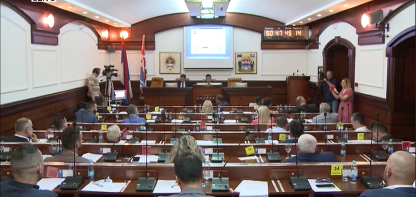 BANJALUČKI ODBORNICI O UPRAVNIM ODBORIMA Gradske institucije u blokadi zbog politike (VIDEO)