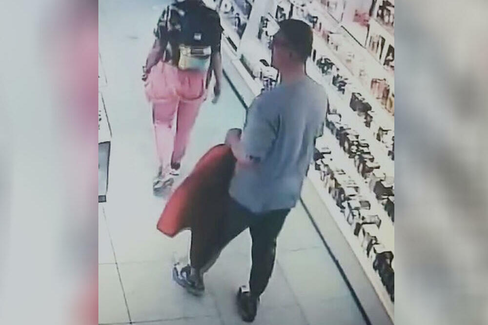ŠOK SNIMAK Nadzorne kamere uhvatile Kristijana Golubovića u krađi? (VIDEO)