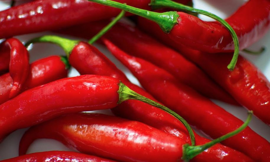 LJUTA PAPRIKA LIJEČI OVIH 10 BOLESTI Smanjuje rizik od raka i uspješno snižava holesterol u krvi