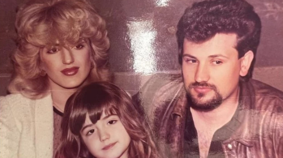 I DAN DANAS JE PRAVA BOMBA Važila je za jednu od najzgodnijih pjevačica na našoj estradi