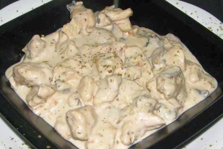 Recept za ukusnu piletinu u sosu od pavlake i sira