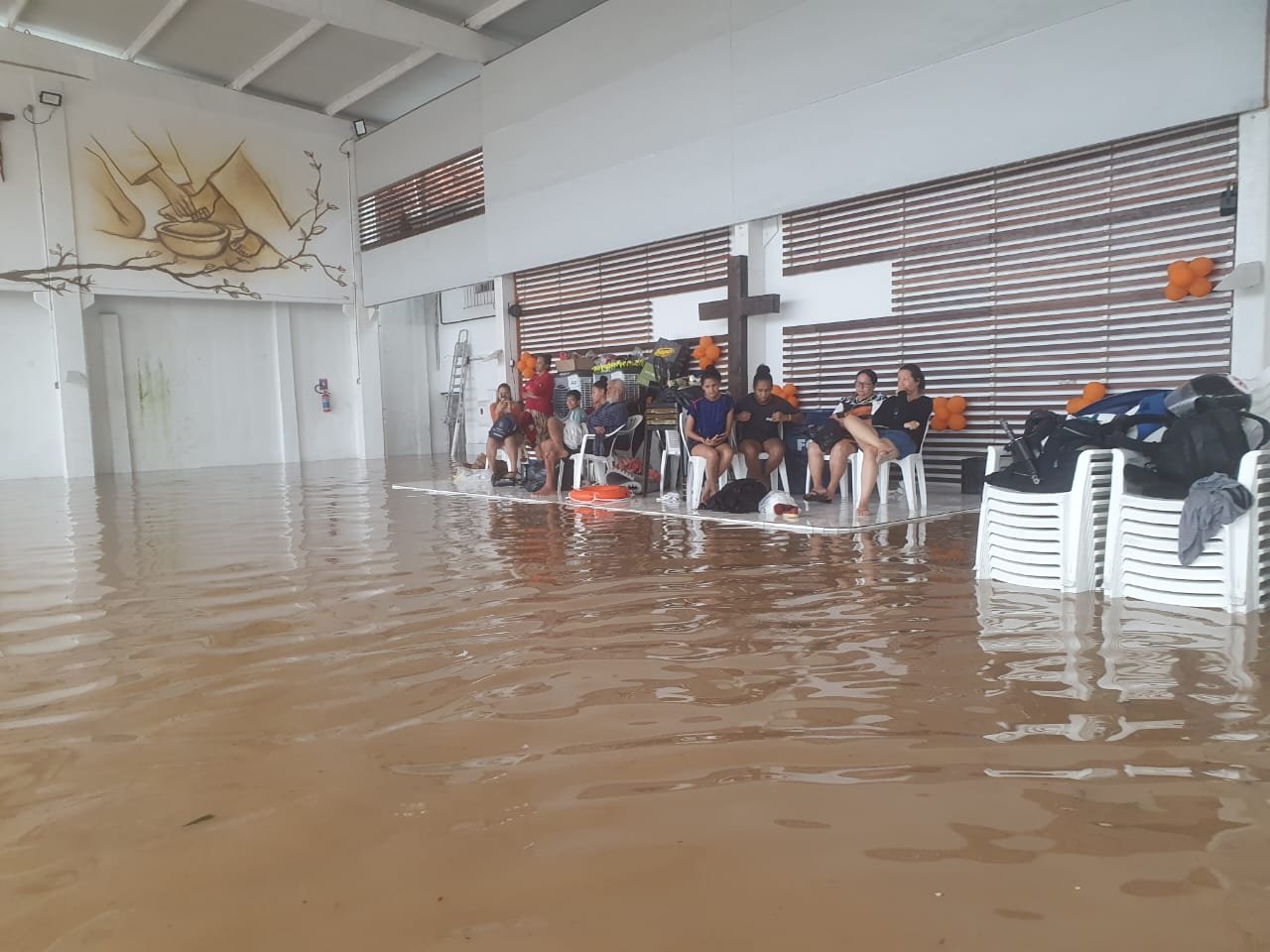 POPLAVE U BRAZILU ODNIJELE VIŠE ŽIVOTA Spasioci i dalje tragaju za nestalima (FOTO/VIDEO)