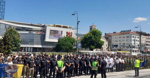 "NEMA SE PARA, NEMA SE S ČIM" Protest policije u Sarajevu