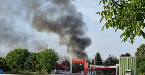 GORI JOŠ JEDNA FABRIKA U BiH Požar u postrojenju “Sava Semberija” (VIDEO)