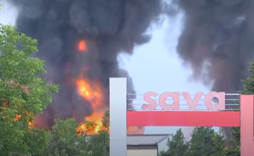 "SAVA" SEMBERIJA NIJE PRETRPILA NIKAKVU ŠTETU Izgorjela hala u vlasništvu Bobar Banke