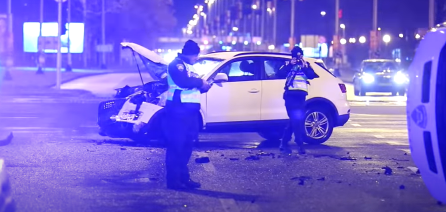 TRAGEDIJA: U sudaru automobila i kombija poginulo troje djece!