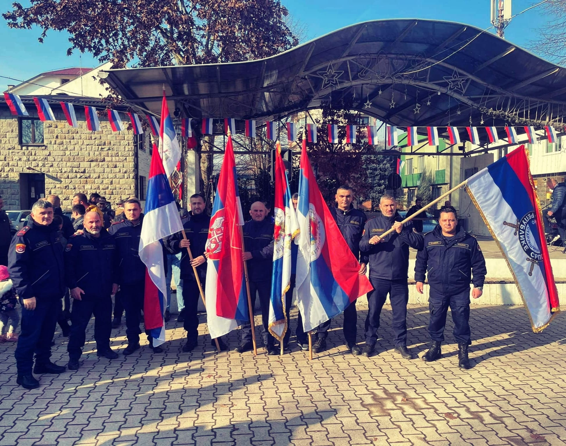 HUMANOST NA DJELU Vatrogasci iz Bratunca na kraju svakog dana siromašnim sugrađanima uljepšaju surovu realnost (FOTO)