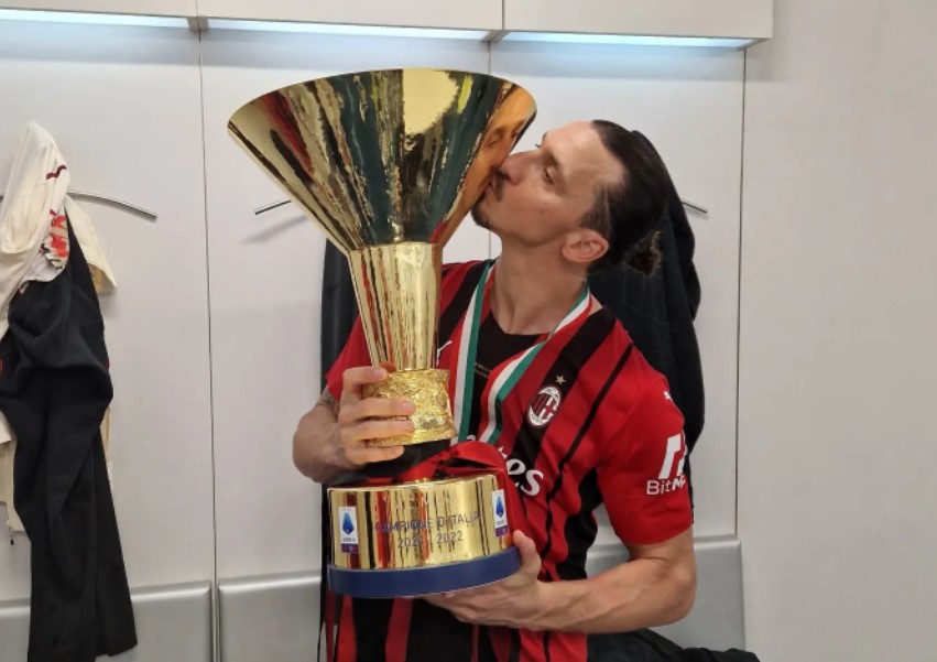 OPISAO BALKANSKU KOLONIJU U MILANU Ibrahimović iz svlačionice objavio fotografiju "klana ić" (FOTO)
