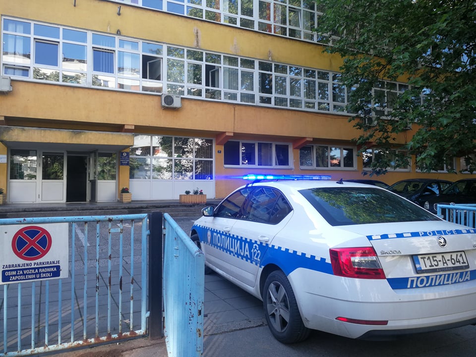DOJAVE U 429 ŠKOLA U SRPSKOJ Iz MUP-a tvrde da u većini škola nema bezbjednosnih prijetnji