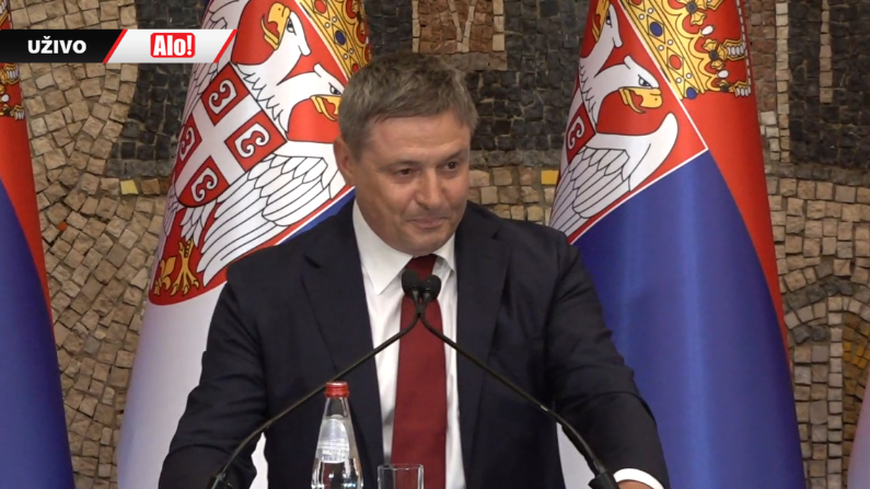 ISPLIVALI DETALJI O AFERAMA U KATARU Piksi otkrio šta se desilo na Mundijalu! Evo zbog čega je selektor Srbije bacio telefon!