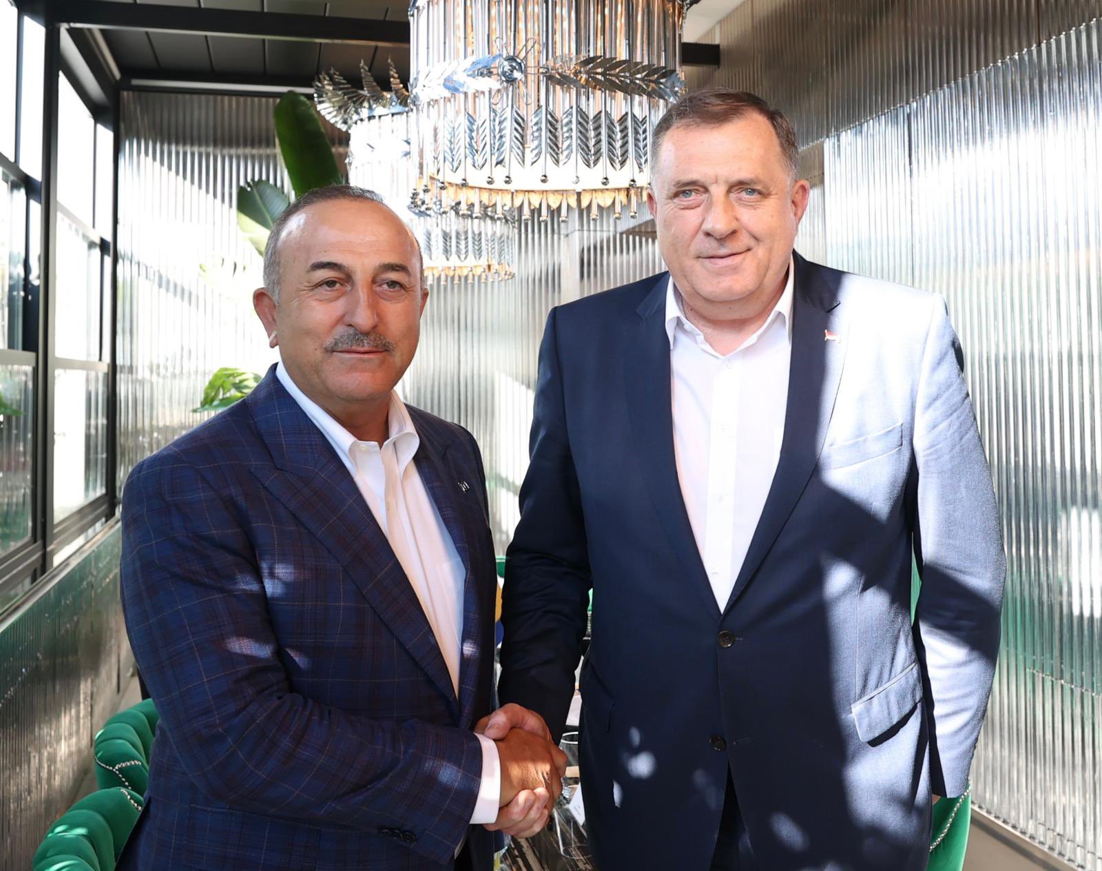 SASTANAK U TURSKOJ Oglasio se Čavušoglu nakon razgovora sa Dodikom (FOTO)