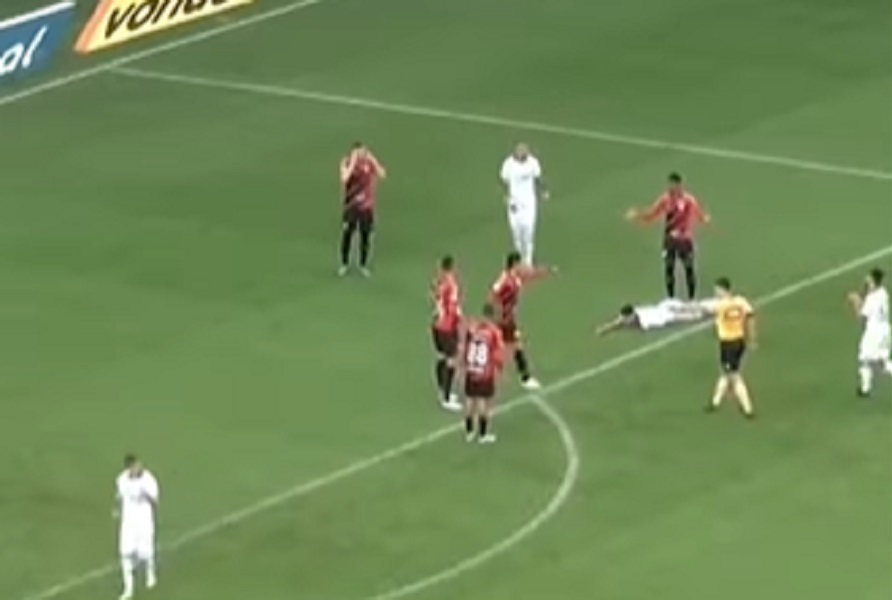 FUDBALSKA NESREĆA NE POZNAJE GRANICE Maestralno simuliranje za školske udžbenike (VIDEO)