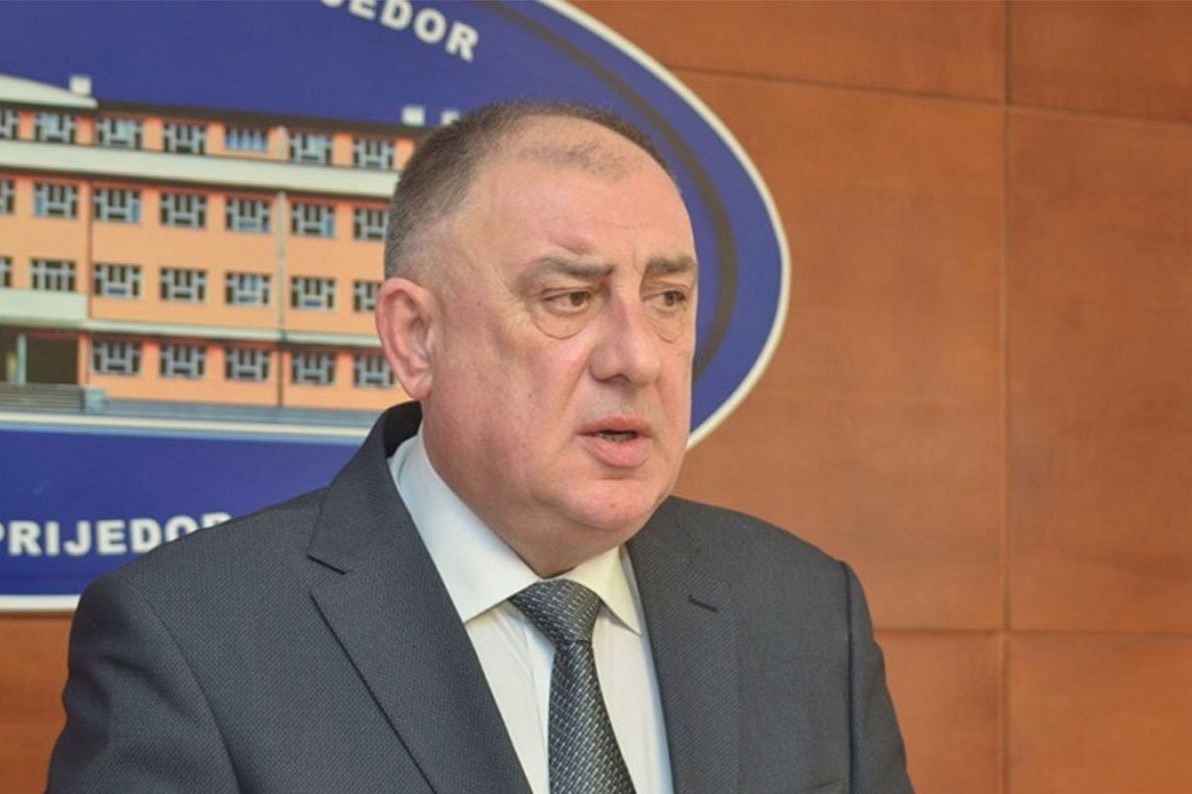 RASKINUO UGOVOR O ZIMSKOM ODRŽAVANJU PUTEVA Bivši gradonačelnik Prijedora osumnjičen da je oštetio budžet grada