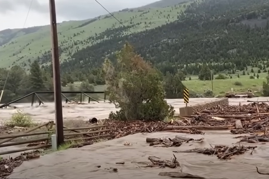 JELOUSTOUN ZATVOREN Razorne poplave hendikepirale nacionalni park (VIDEO)