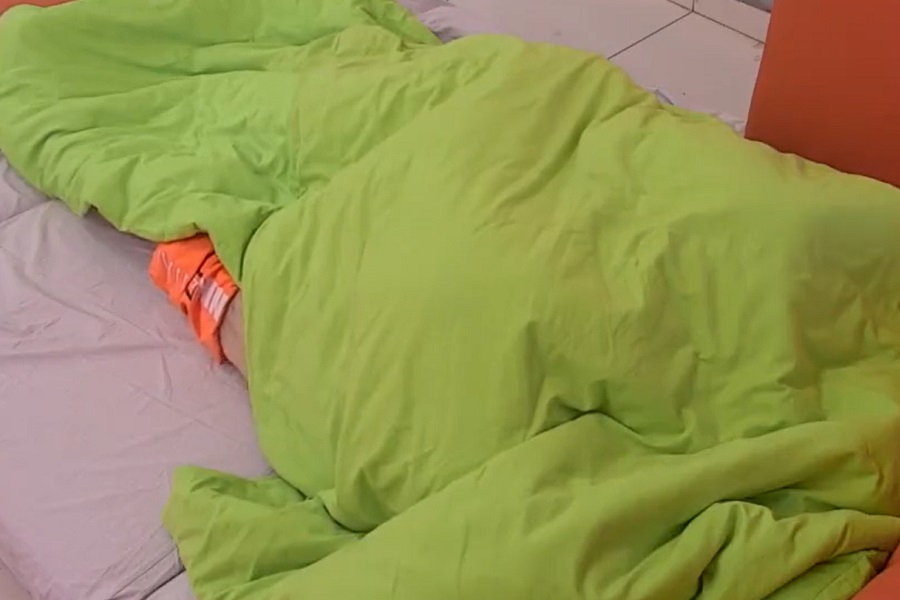 ZADRUGARI NAŠLI NAČIN ZA BOLJE UPOZNAVANJE "Akciju" oboje poriču (VIDEO)
