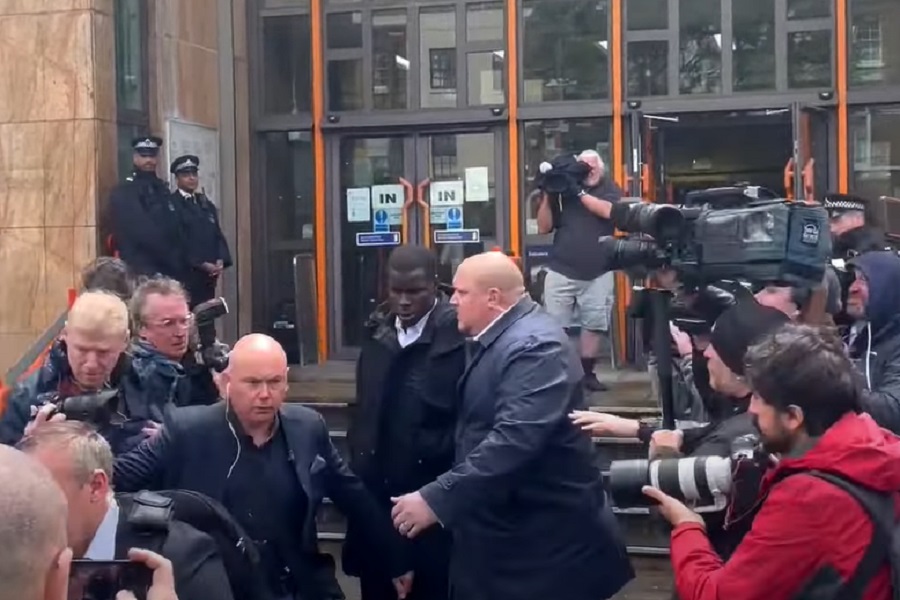FUDBALER VEST HEMA DOBIO KAZNU Kurt Zuma osuđen zbog nasilja nad kućnim ljubimcem (VIDEO)