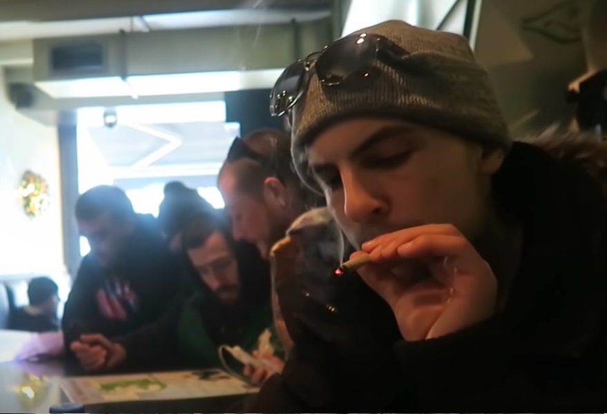 TAJLAND LEGALIZOVAO POSJEDOVANJE MARIHUANE Zeleni oblak slavlja se digao iznad države
