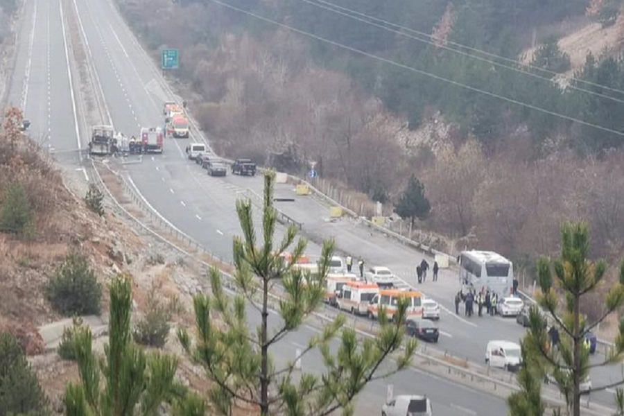 FUDBALERI BUGARSKE REPREZENTACIJE DOŽIVJELI NEUGODNOST Sudar autobusa šokirao sportiste