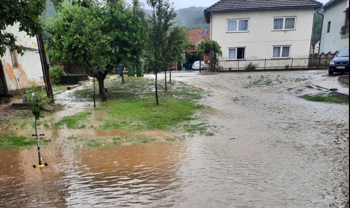 NOVI GRAD JOŠ SANIRA POSLJEDICE NEVREMENA Istorijski maksimum: Za dva sata palo 111 litara kiše (FOTO)