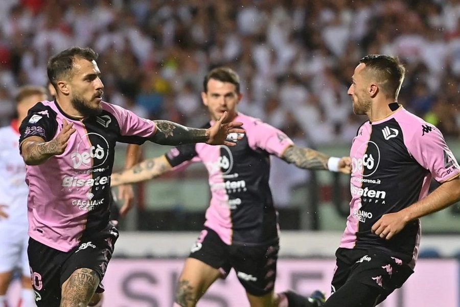 SICILIJANSKI "ROZO-CRNI" FENIKS SE DIŽE IZ PEPELA Palermo se plasirao u Seriju B (VIDEO)