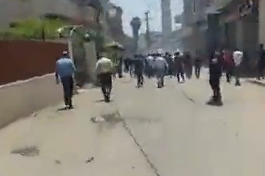 SAHRANA PALESTINSKE NOVINARKE PREKINUTA Izraelci napali povorku, kamenice i šok bombe sijevale na sve strane (VIDEO)