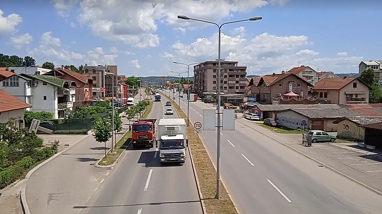 STANJE NA PUTEVIMA Saobraćaj se odvija bez posebnih zastoja i ograničenja, osim na mjestima gdje se izvode radovi